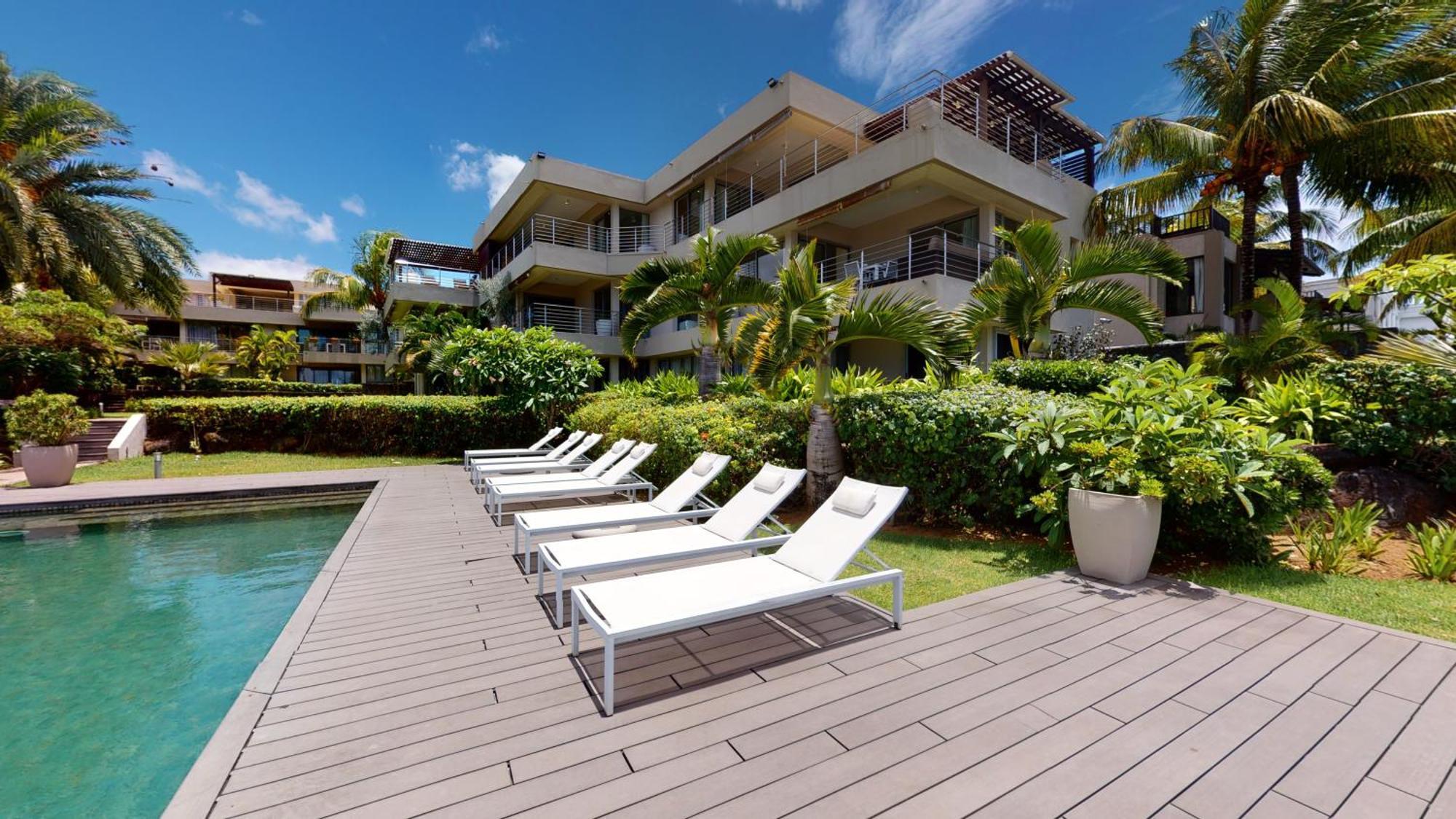 Bon Azur Beachfront Suites & Penthouses With Lov Trou aux Biches Exteriör bild