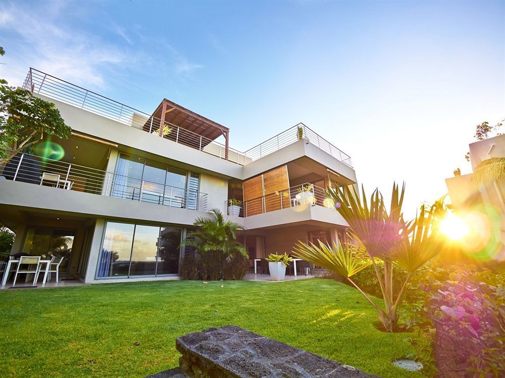Bon Azur Beachfront Suites & Penthouses With Lov Trou aux Biches Exteriör bild