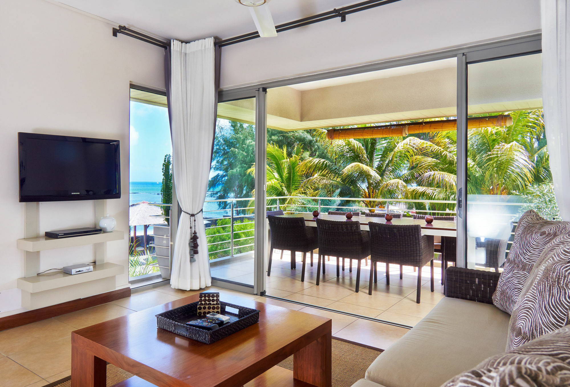 Bon Azur Beachfront Suites & Penthouses With Lov Trou aux Biches Exteriör bild
