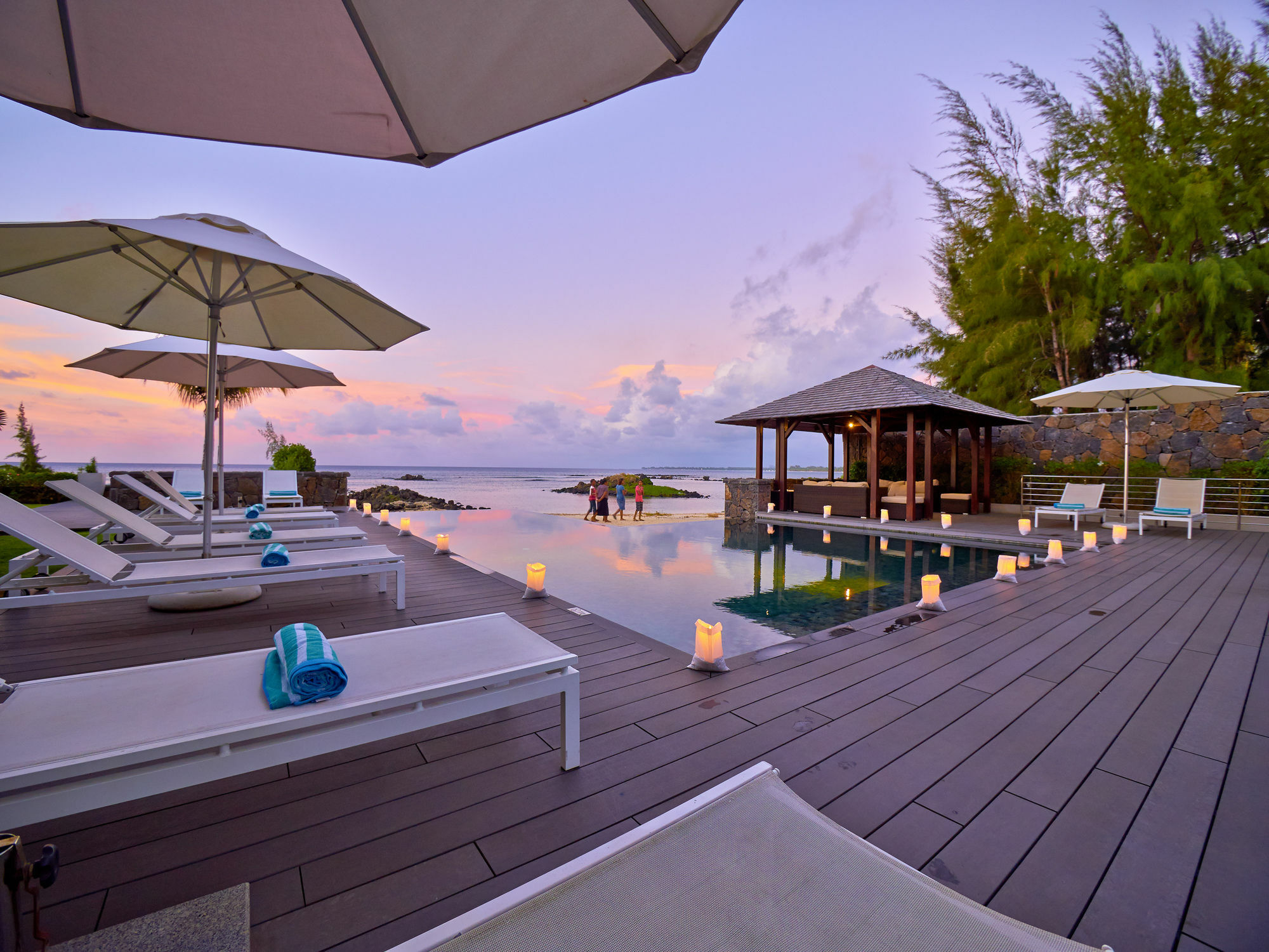 Bon Azur Beachfront Suites & Penthouses With Lov Trou aux Biches Exteriör bild