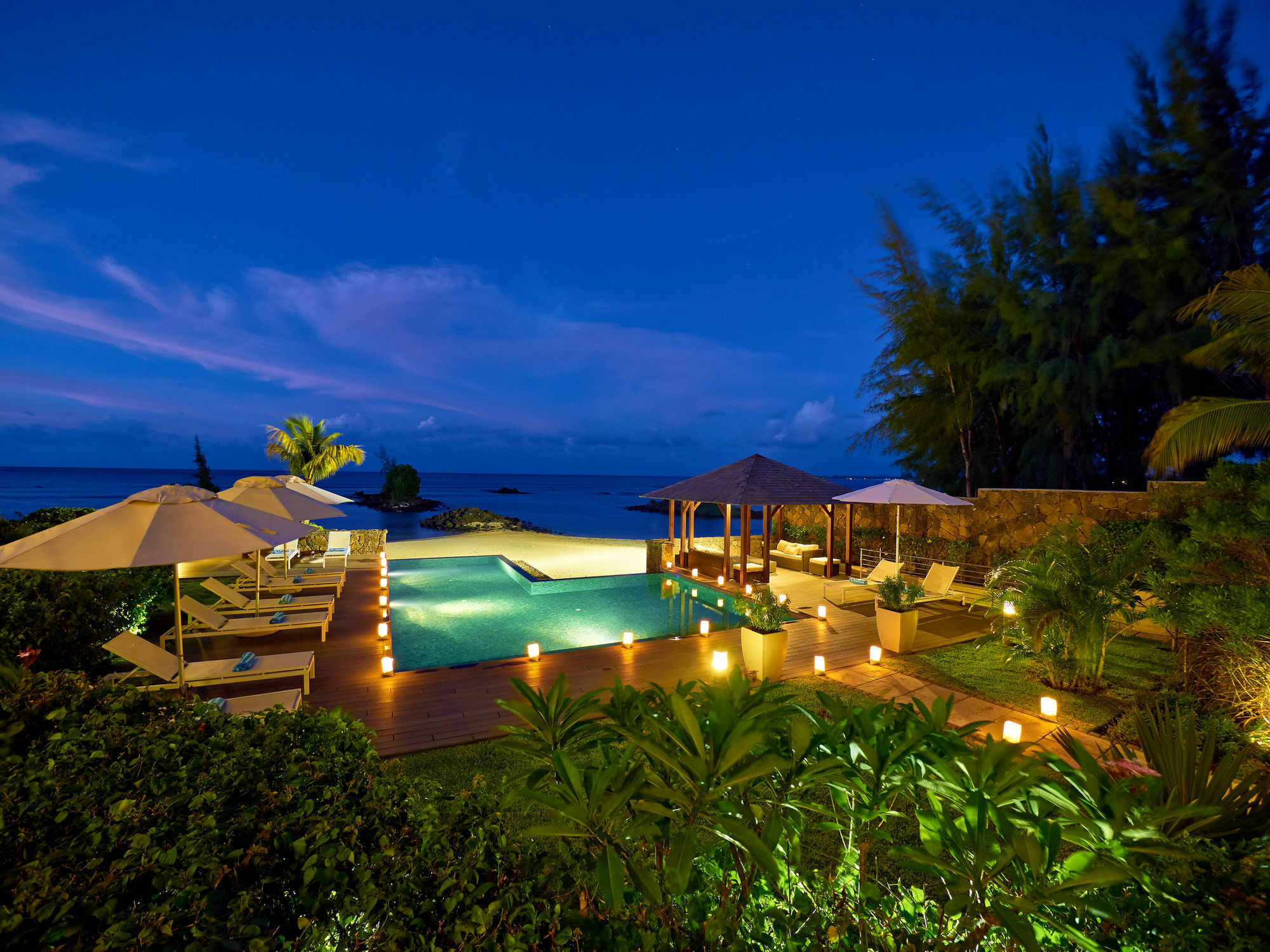 Bon Azur Beachfront Suites & Penthouses With Lov Trou aux Biches Exteriör bild