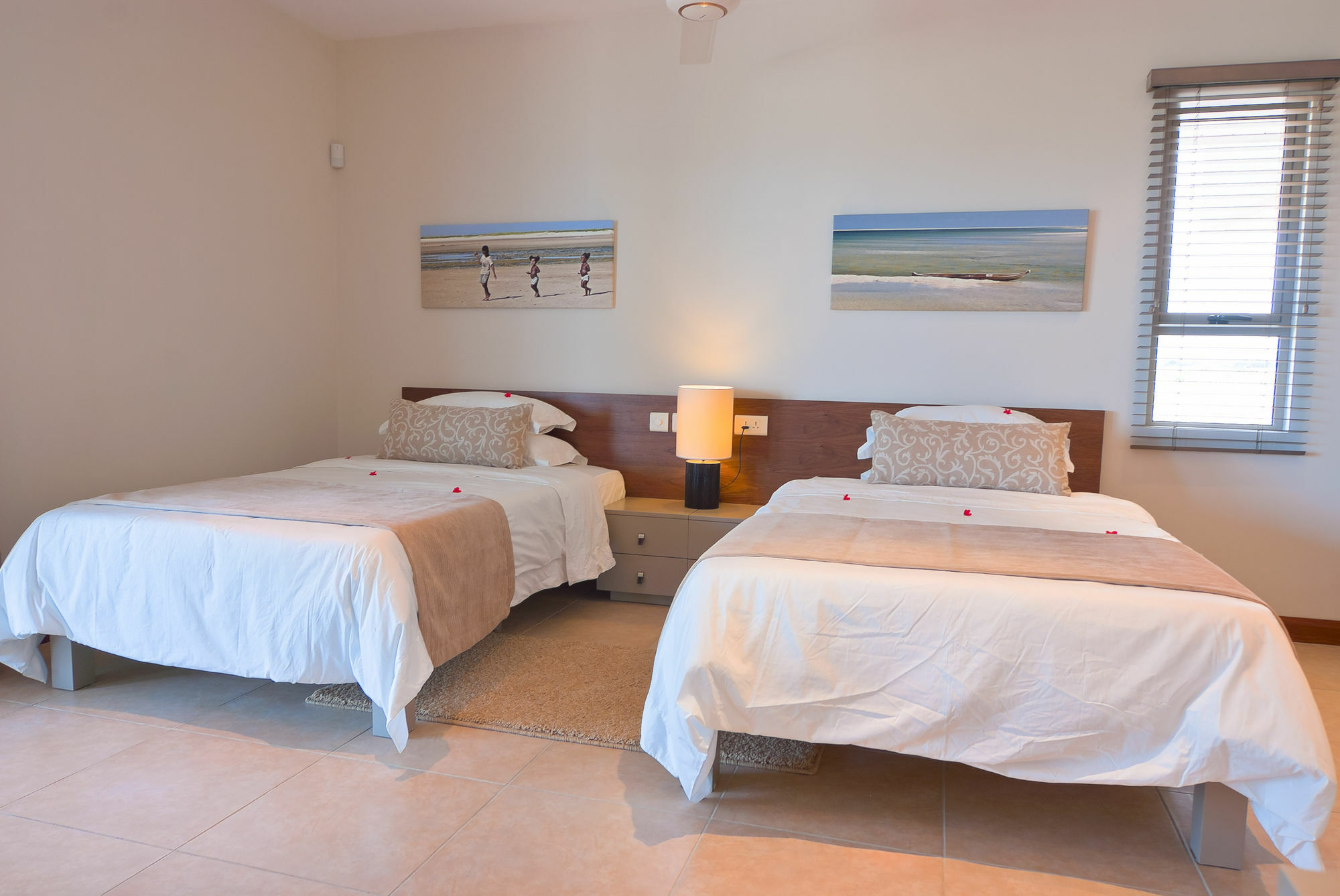 Bon Azur Beachfront Suites & Penthouses With Lov Trou aux Biches Exteriör bild