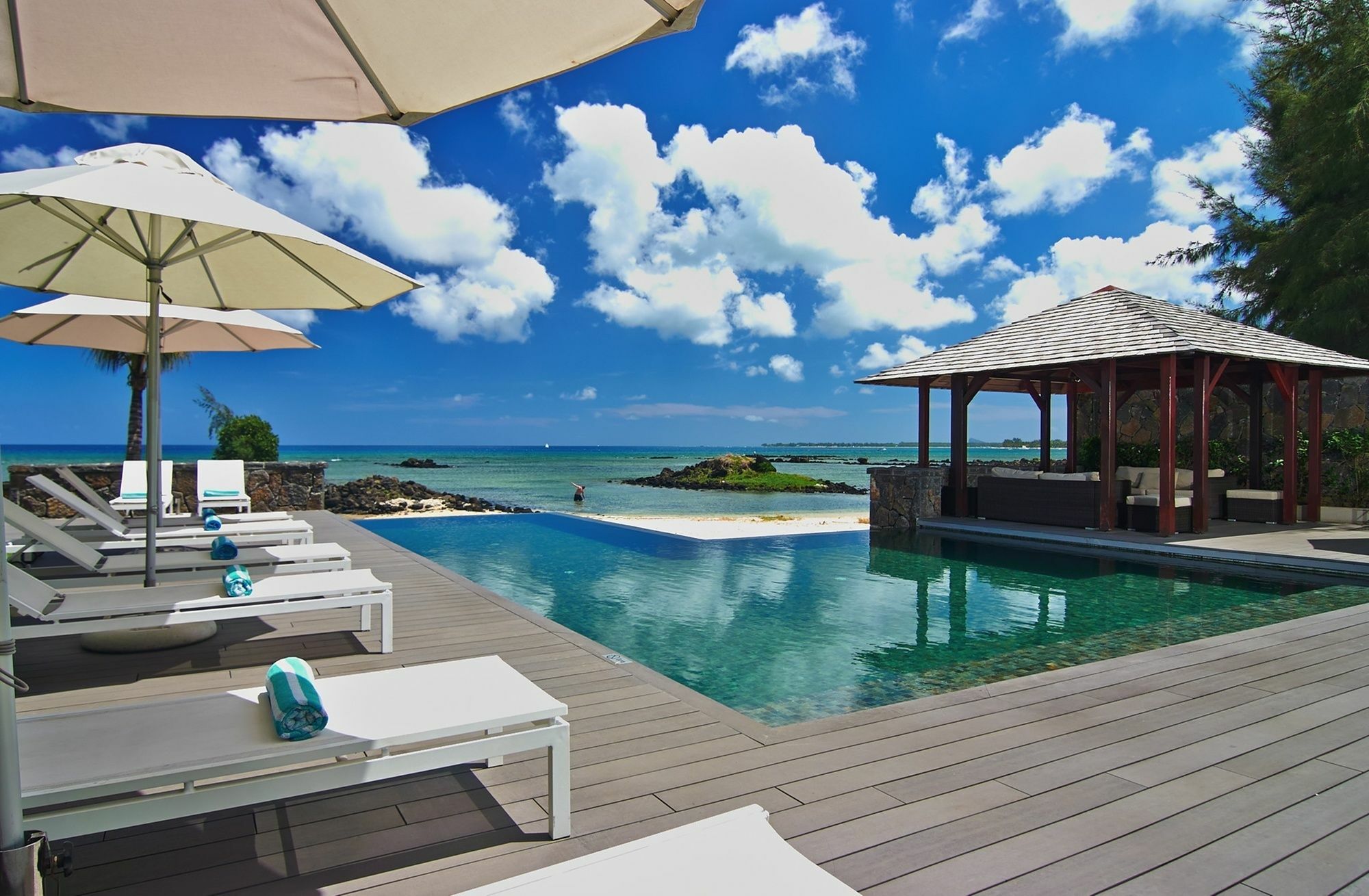 Bon Azur Beachfront Suites & Penthouses With Lov Trou aux Biches Exteriör bild